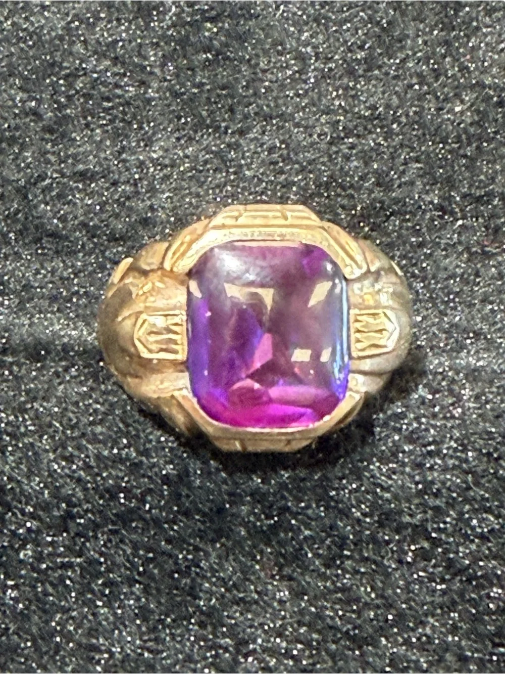 10k Yellow Gold Cabochon Amethyst Ring